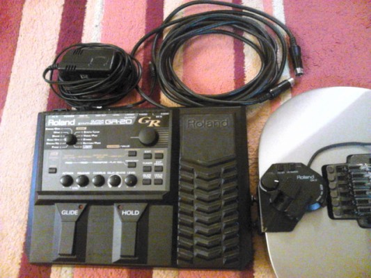 Pastilla MIDI Roland GK3, sintetizador Roland GR-20, cable de 13 pines GKC