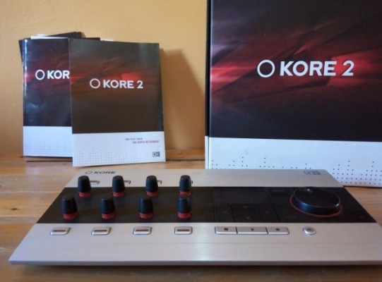 Kore 2 - Native Instruments - Mesa de control