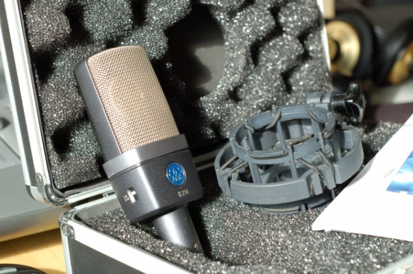 micrófono AKG 214