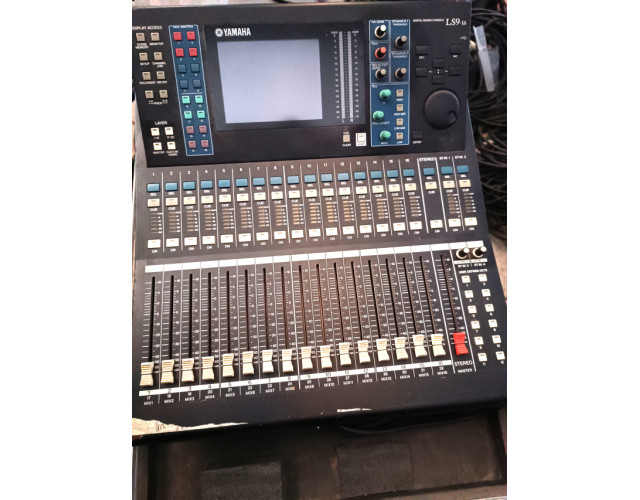 Mesa de sonido Yamaha LS-9 16 / 24 canales.