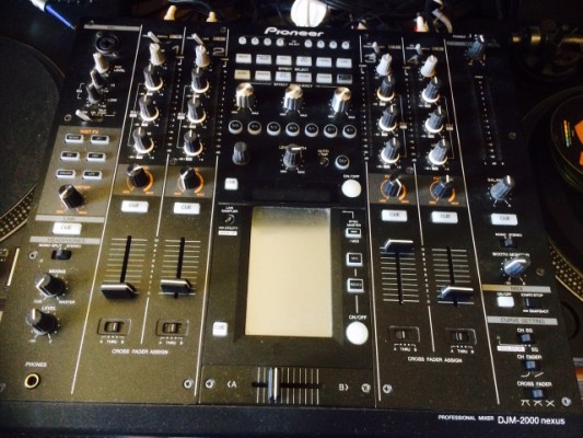 Pioneer DJM 2000 Nexus Professional DJ Mixer