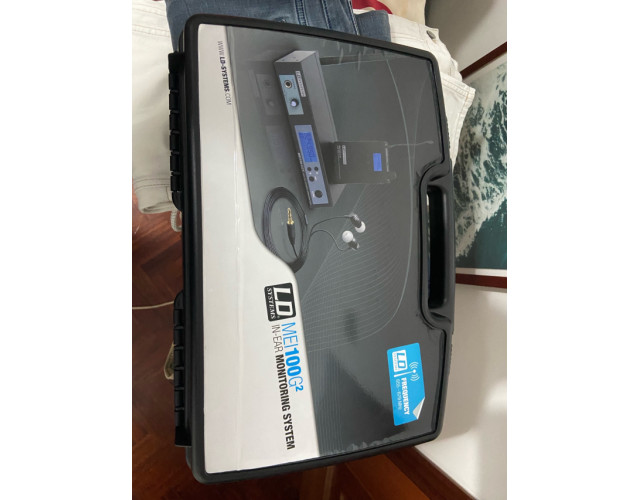 In Ear Monitoring + Flight case