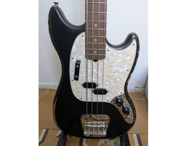 FENDER Mustang Bass Justin Meldan Johsen Road Worn Black