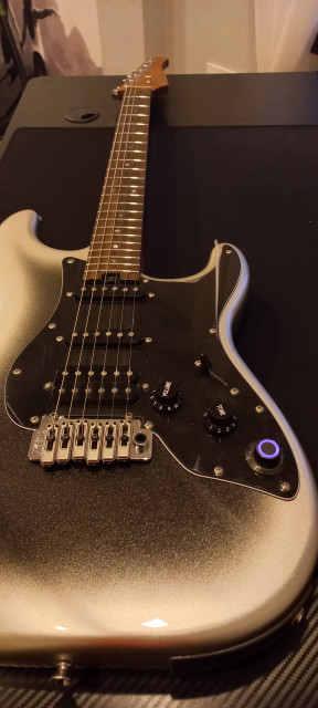 Guitarra Mooer GTRS P801 Dark Silver