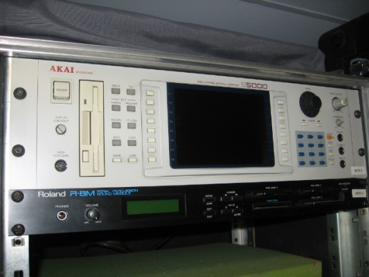 Sampler Akai S5000