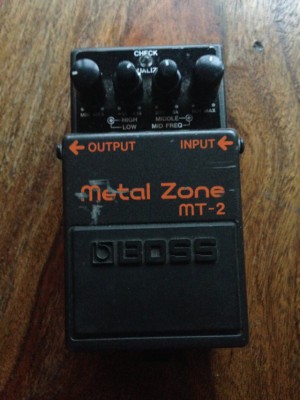 Boss Metal Zone MT-2 Modificado