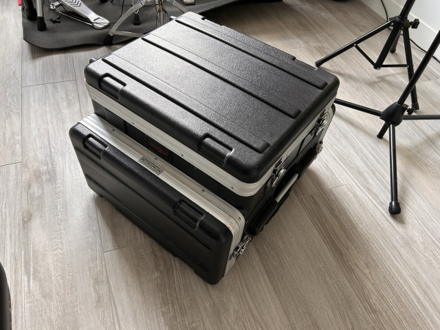 Estudio Portatil, Caja de transporte, tarjeta Focusrite y emulador V-AMP