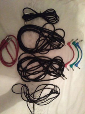 Varios cables y latiguillos, envío incluido..