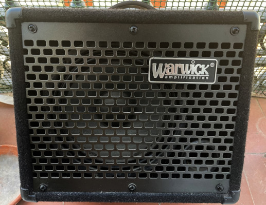 Amplificador bajo Warwick BC10