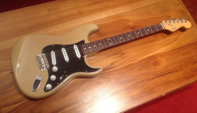 Fender Stratocaster Japan (1989)
