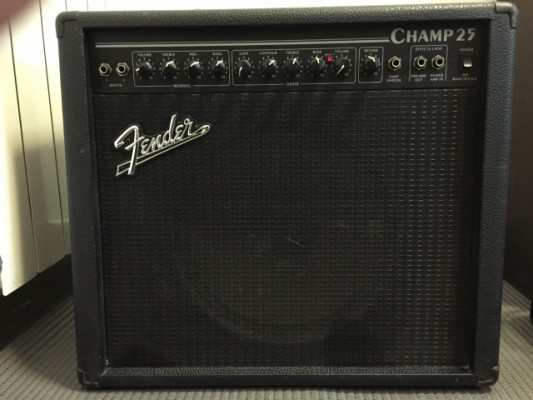 Fender Champ 25 "made in USA" de principios de los 90 (etapa a válvulas)