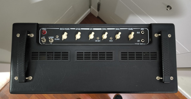 Amplificador de guitarra VOX TB35C1 (Tony Bruno).