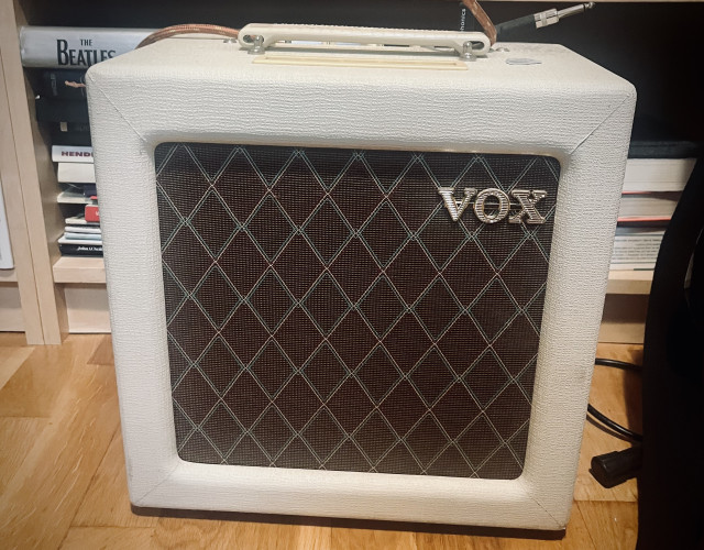 VOX AC4 TV