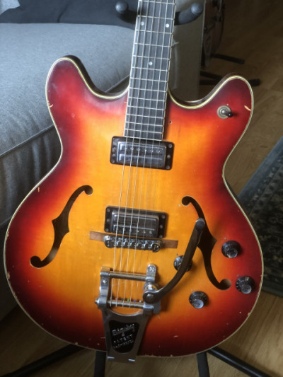 Guild Starfire IV de 1965 con Bigsby