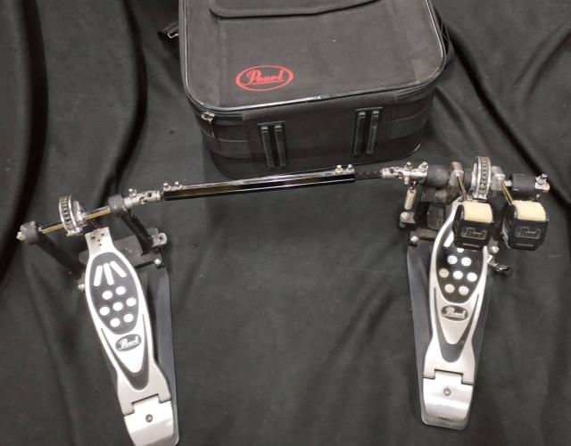Doble pedal bombo PEARL - P122