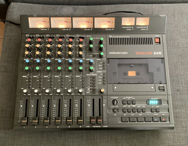 Tascam 246 Portastudio