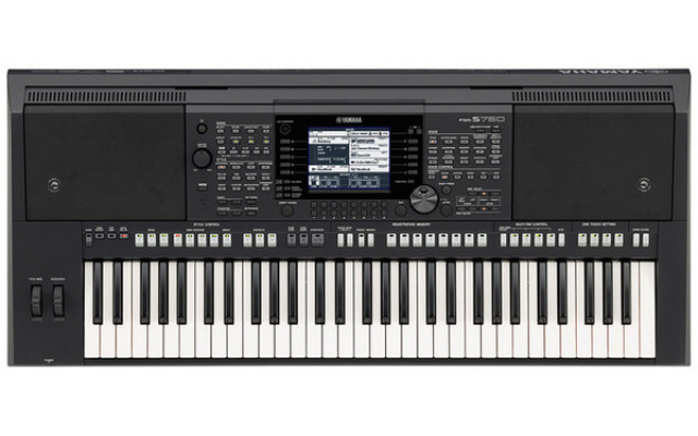 YAMAHA PSR S750