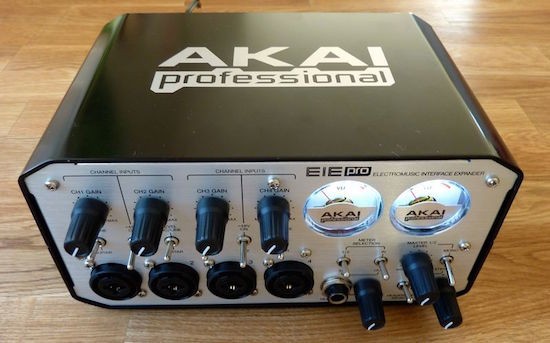 Akai EIE Pro Interficie Audio MIDI USB