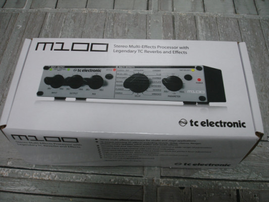 Módulo Tc electronic M100 multiefectos