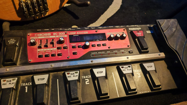 Boss RC-300 Loop Station