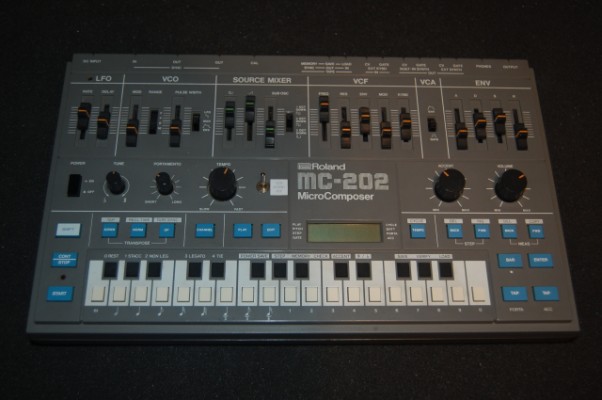 Roland MC-202 (con MODS) + MCV4 midi-cv **rebajado