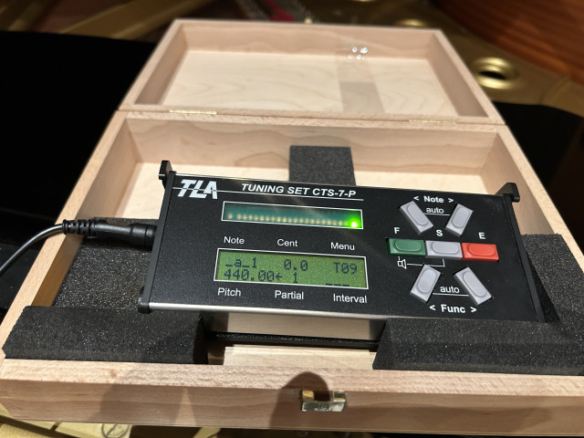 Afinador de pianos de precisión. TLA Tuning Set Cts 7 P.