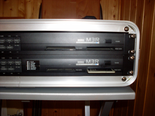 Korg M3R. Dos Unidades en Rack con Flycase.