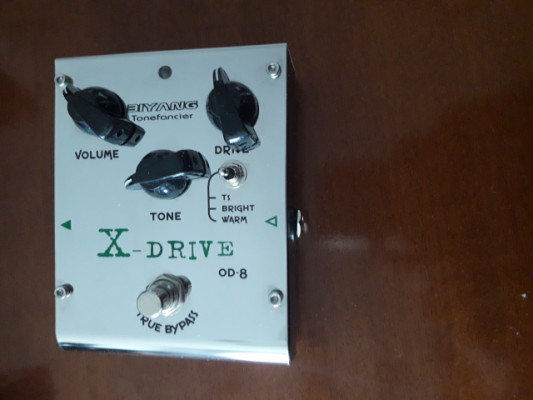 Vendo pedal efectos Biyang X-Drive