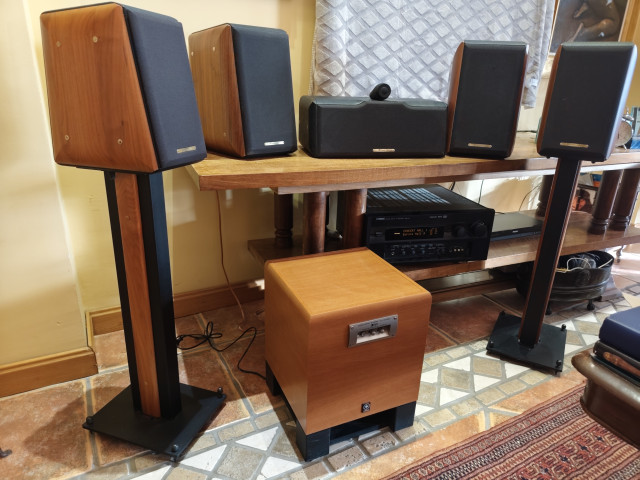 Amplificador Yamaha DSP-AX1+ equipo Yamaha altavoces y subwoofer 5.1