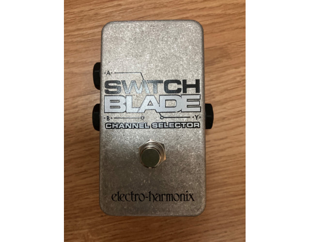 Switch blade Electro harmonix A/B