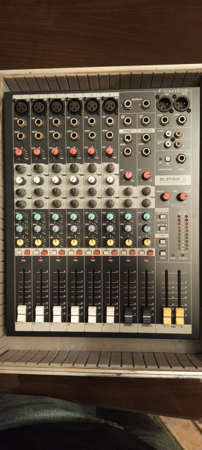 Soundcraft EPM6 Mesa de Mezclas Analógica 6 Canales