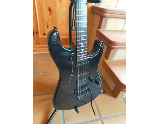 Charvel Model 3 1986 Japon / Dimarzio DP151 PAF / Floyd Rose