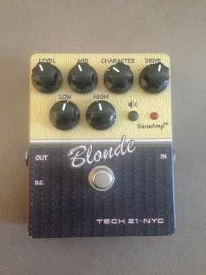 Tech 21 blonde Sans Amp v2