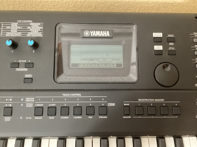 Teclado portátil YAMAHA PSR-E473