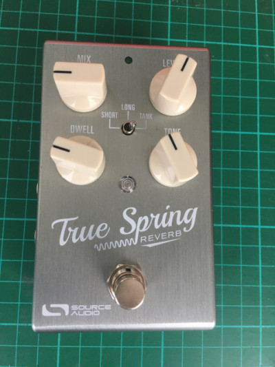 Source Audio True Spring más tap tempo switch