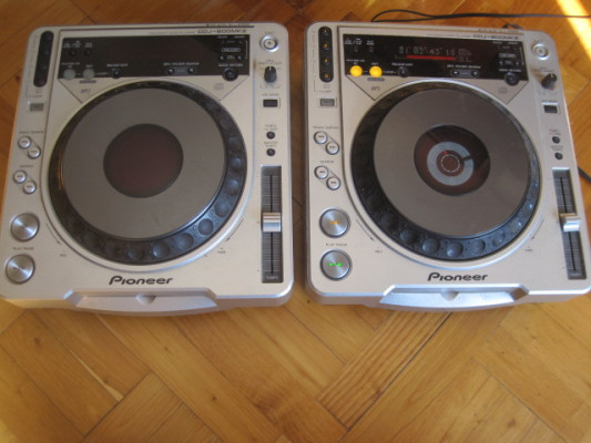 Reproductores CD DJ Pioneer CDJ-800MKII, precio por 2 uds