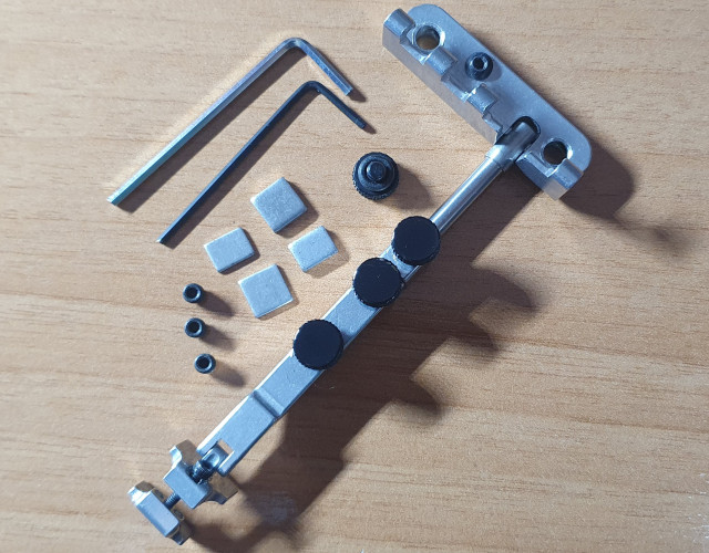 Allparts Tremol-No Large Clamp (con accesorios)