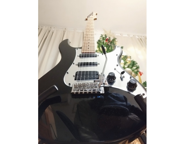 Yamaha Pacifica tuneada