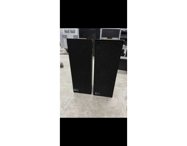 2 Meyer Sound UPM-1P