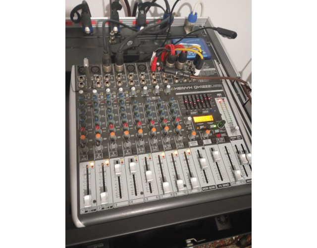 BEHRINGER QX1222USB XENYX Mezclador de 12 canales
