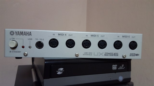 Yamaha UX256 - Interface MIDI USB