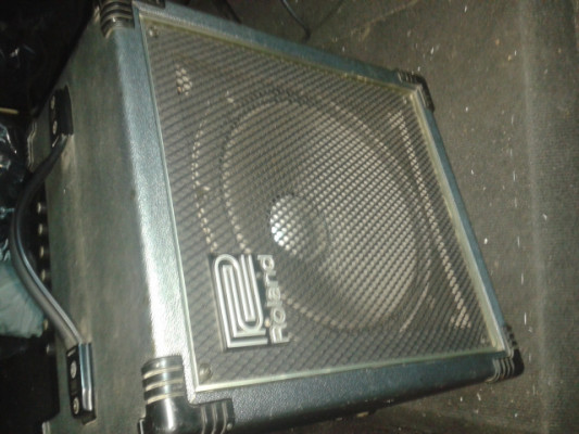 Roland super cube 60 de los 80s...UK..cambio por  pedal de reverb