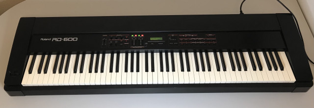 Piano Roland RD-600
