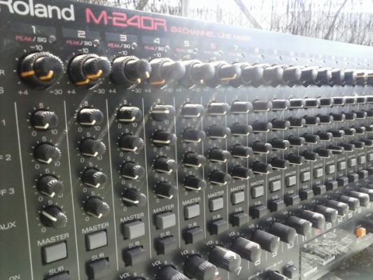 Mixer Roland M-240R