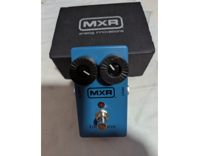 MXR blue box como nuevo con si caja