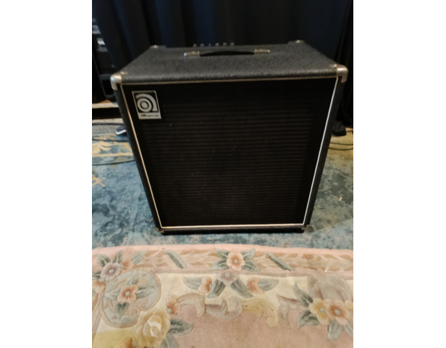 Amplificador de bajo Ampeg BA-115