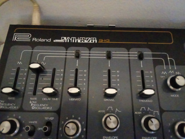 Roland Sh3 1974