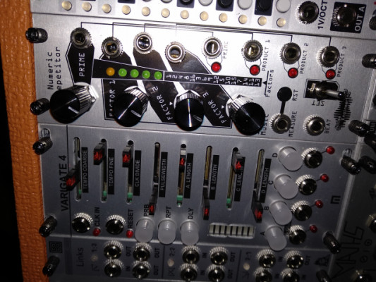 Malekko Varigate 4 y Noise Engineering Numeric Repetitor.