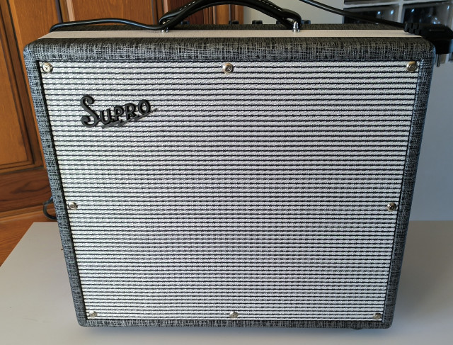 Supro 1695T Black Magick