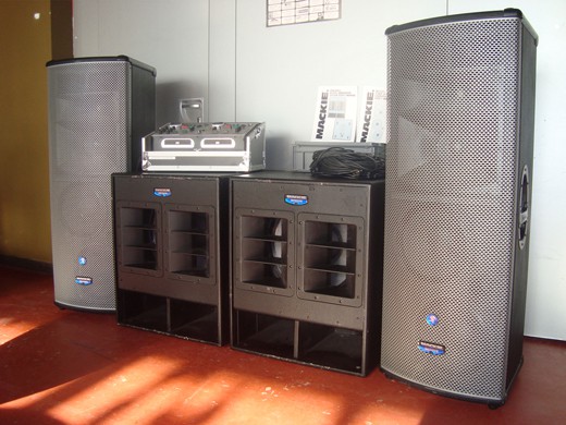 Mackie SA1232z y SWA1801